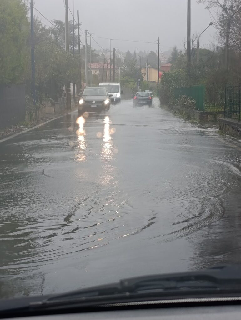 maltempo allagamenti sicilia catania paesi etnei