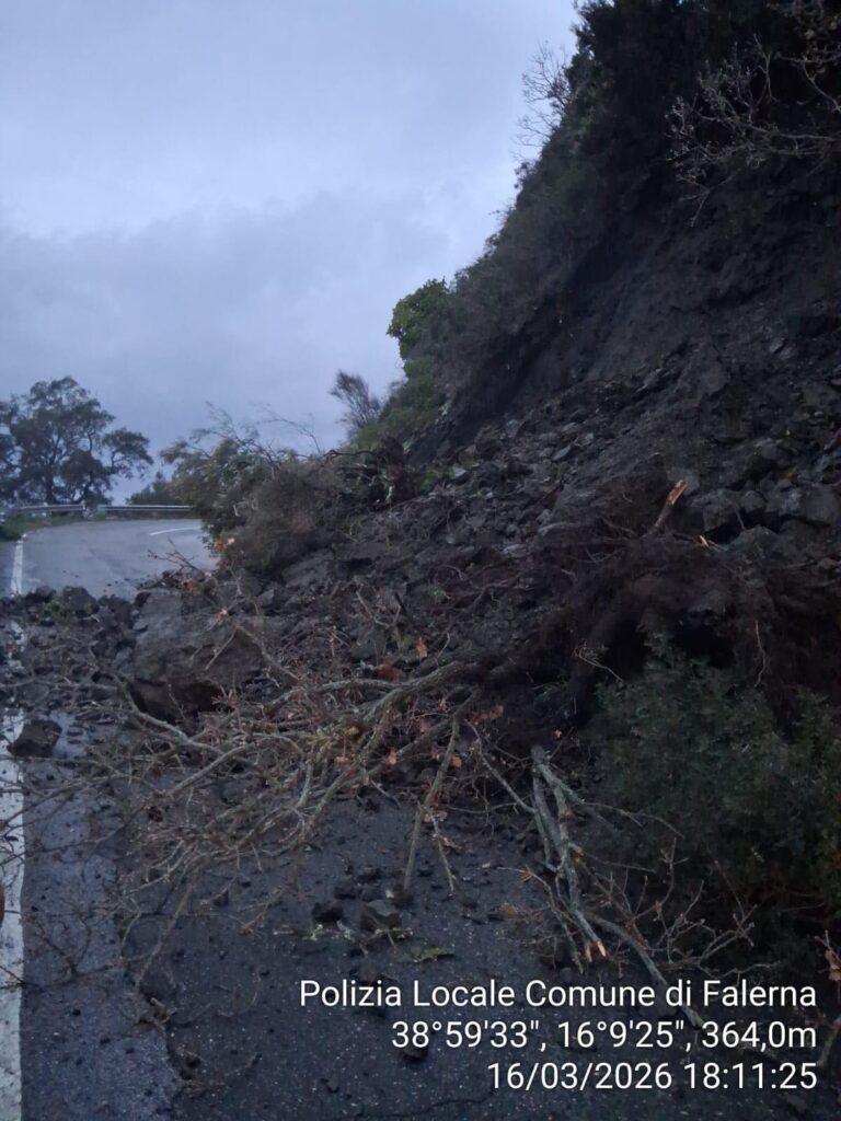 maltempo frana falerna calabria
