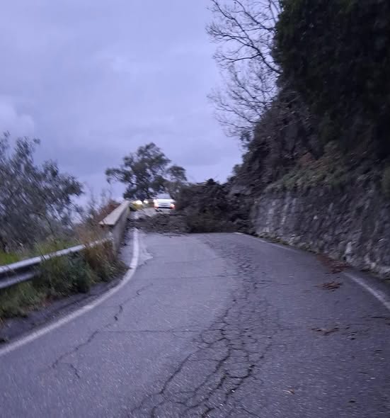 maltempo frana falerna calabria