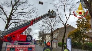 maltempo friuli vigili fuoco vento
