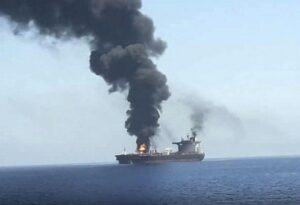 nave in fiamme