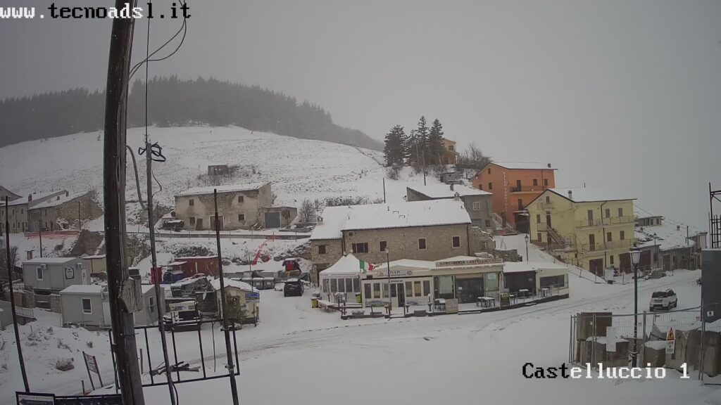 neve maltempo umbria castelluccio norcia