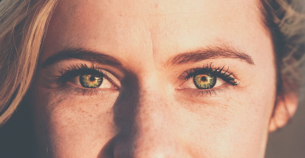 occhi donna