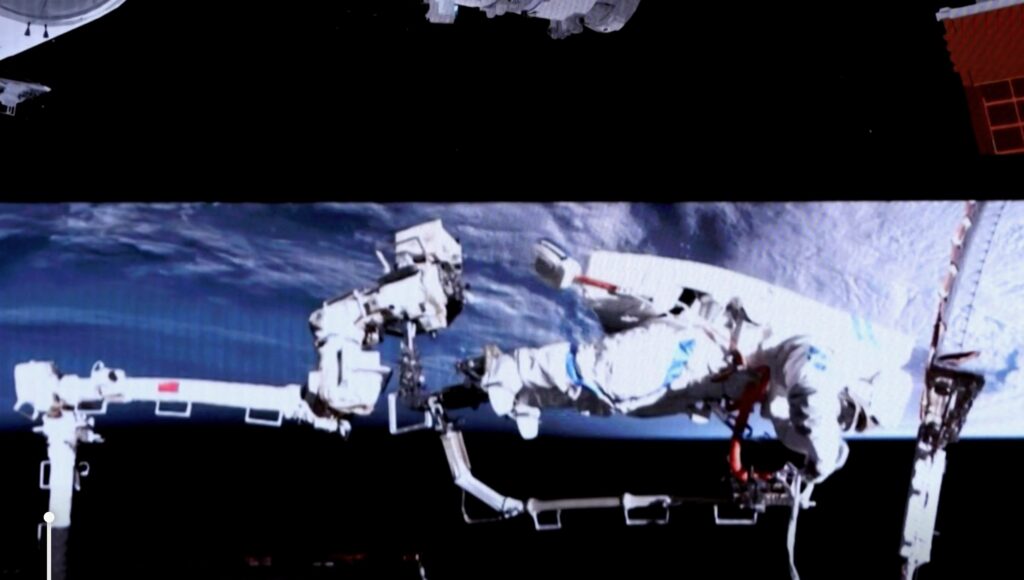 passeggiata spaziale cina tiangong