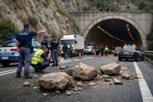 sassi autostrada reggio calabria