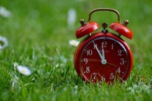 sveglia orologio primavera