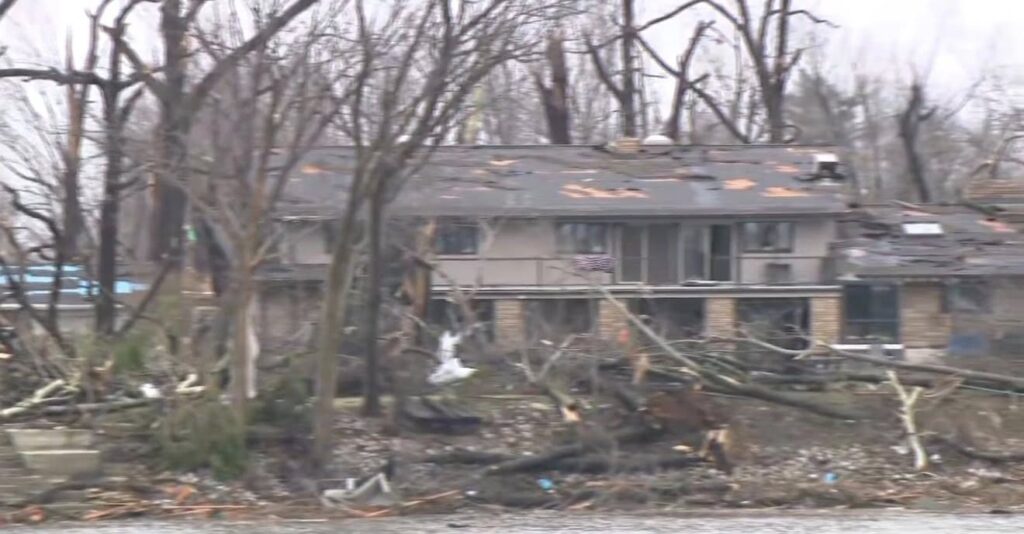 tornado illinois usa
