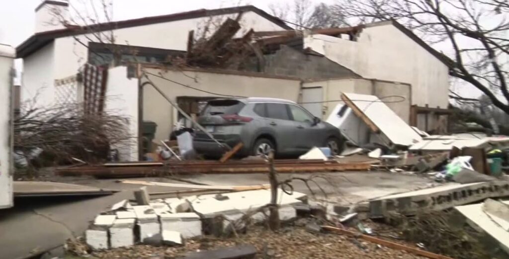 tornado illinois usa