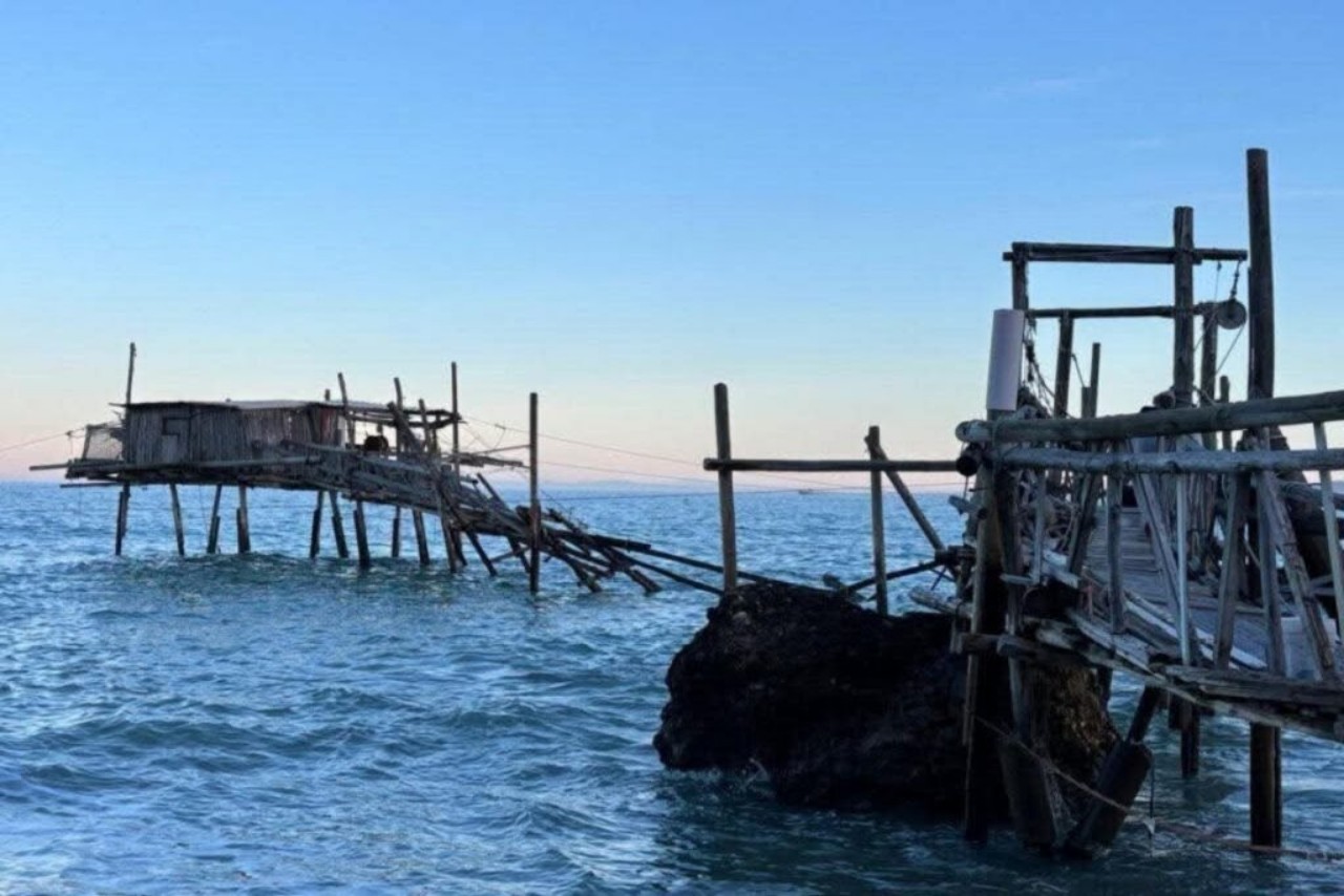 Maltempo Abruzzo crollo passerella trabocco