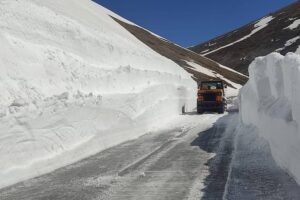 Muri di neve Campo Imperatore