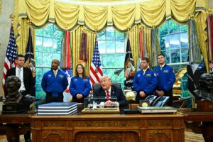 astronauti artemis II trump