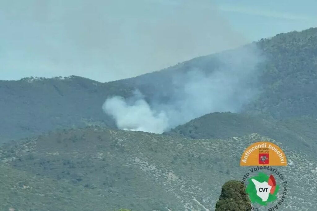 incendio monte faeta toscana