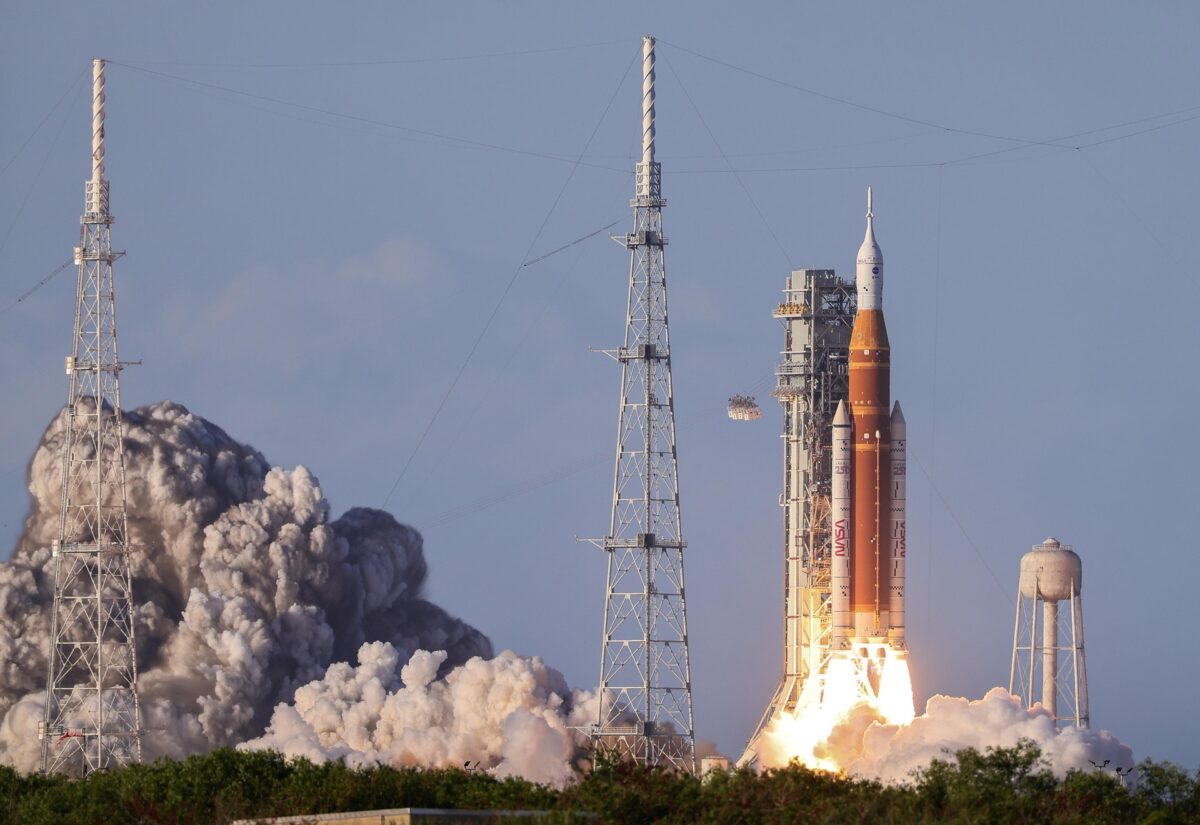 Missione Artemis II in volo: 4 astronauti verso la Luna tra test e ...