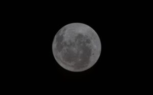 luna mare orientale