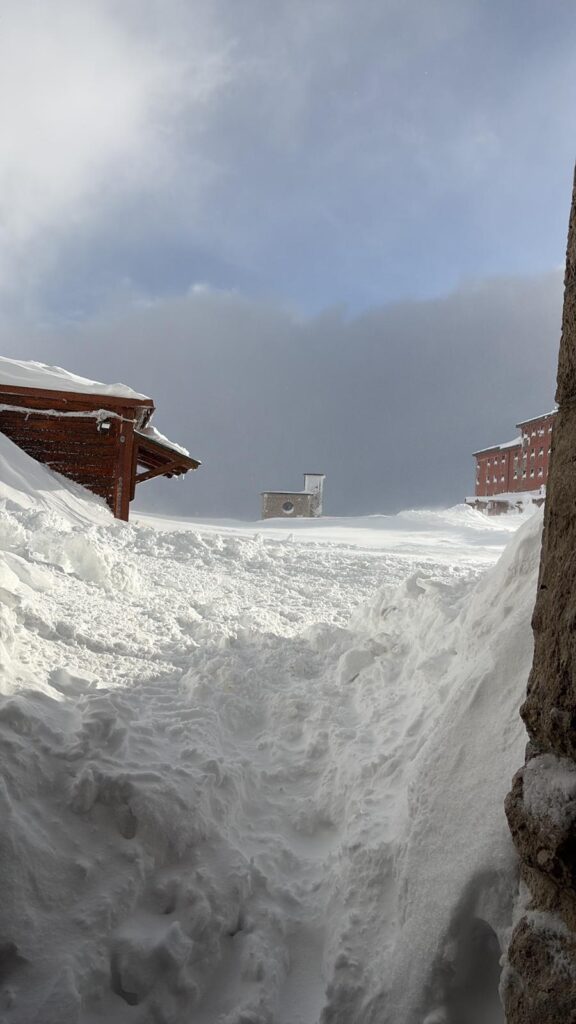 neve record 5 aprile 2025 Ostello Campo Imperatore