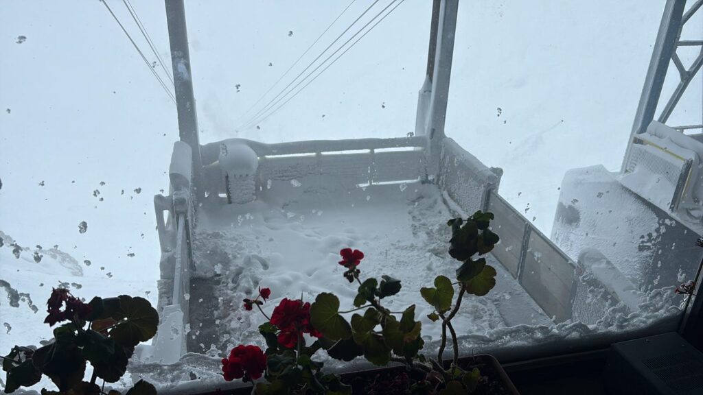 neve record 5 aprile 2025 Ostello Campo Imperatore