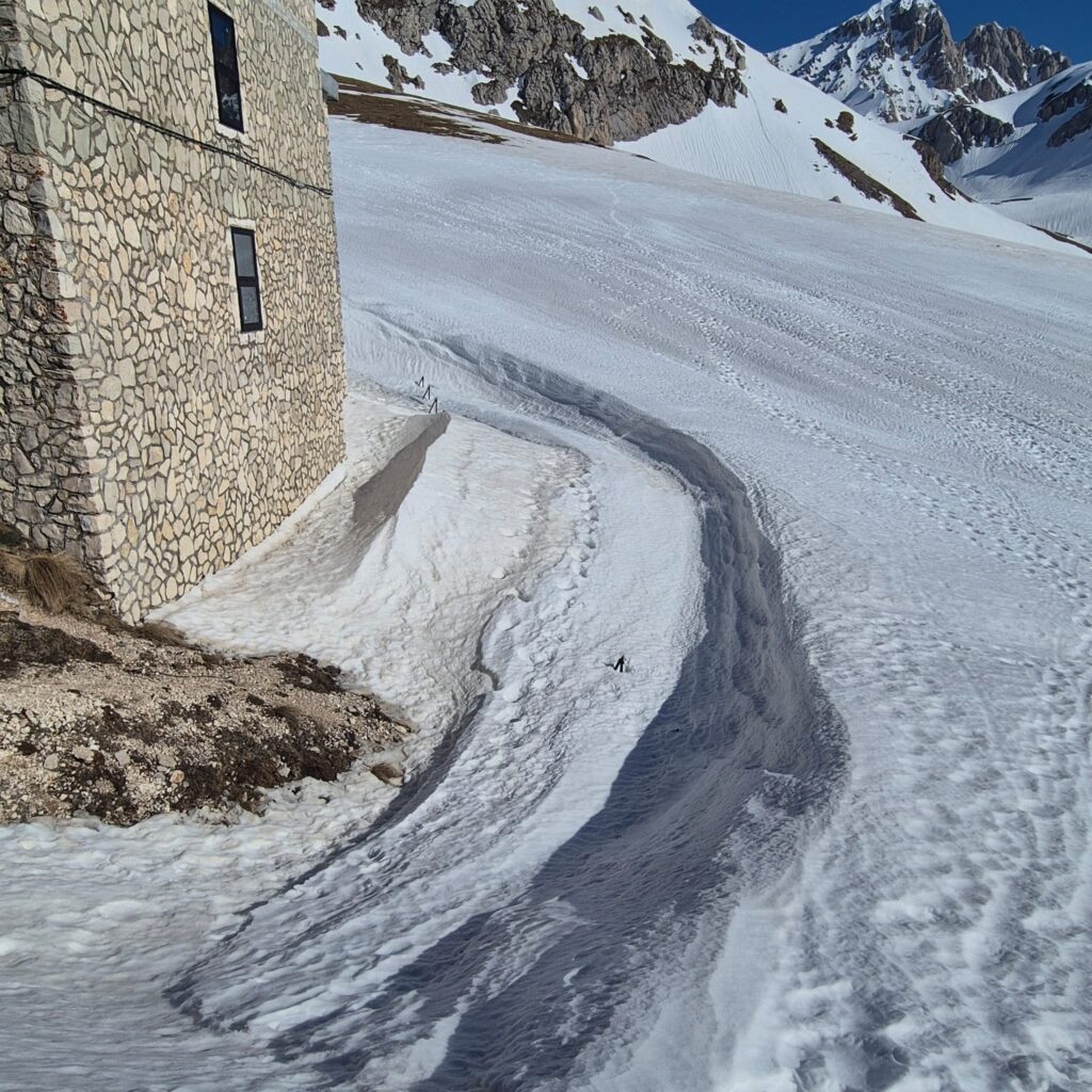 neve record campo imperatore abruzzo 10 aprile 2026