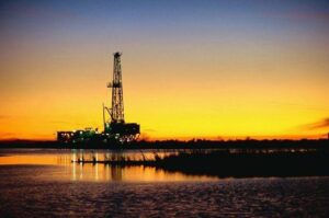 Pemex piattaforma generica tramonto
