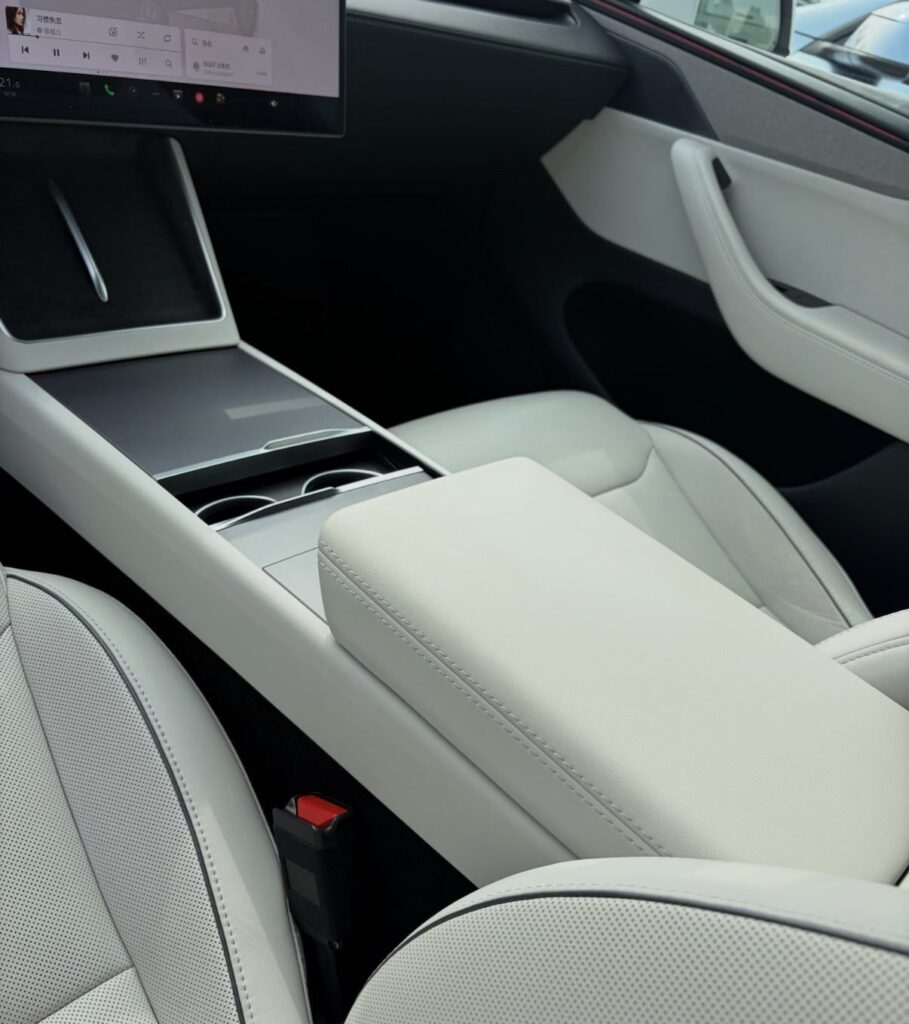 tesla nuovi interni model y