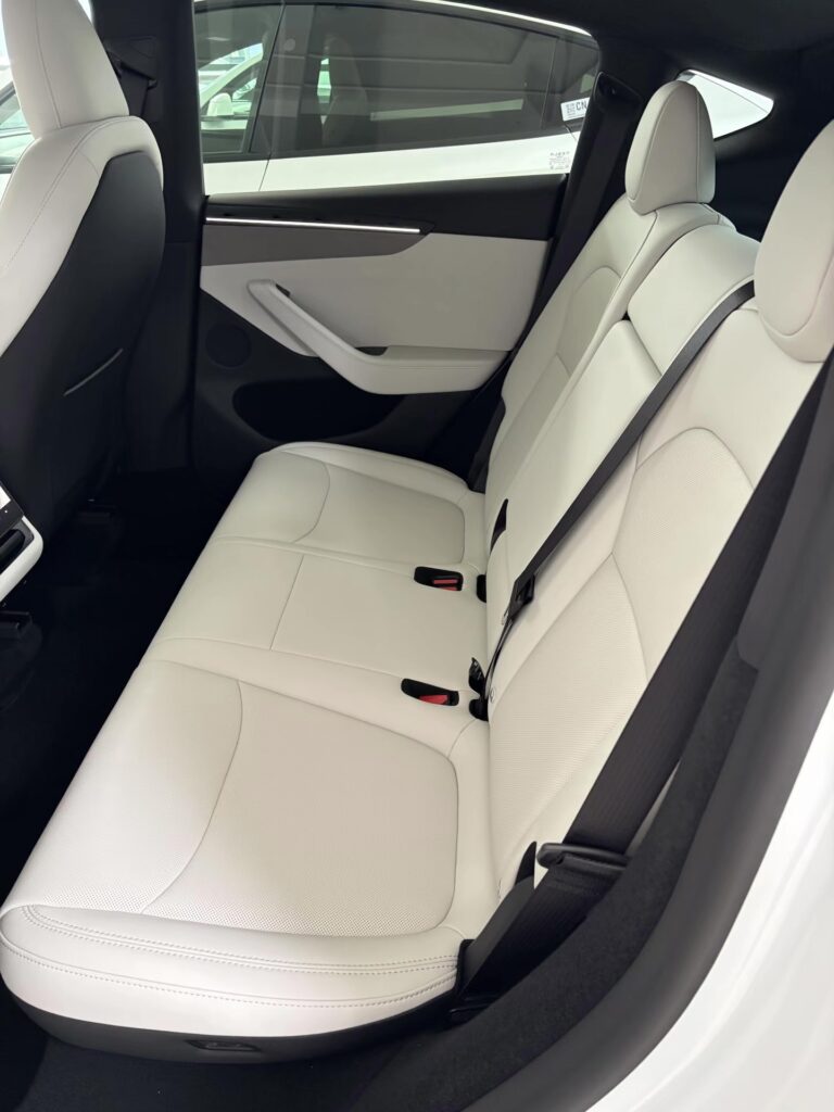tesla nuovi interni model y