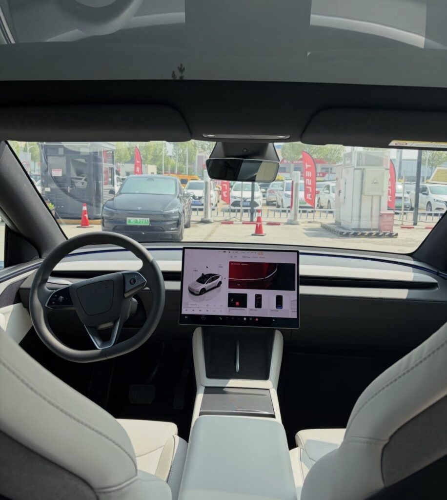 tesla nuovi interni model y