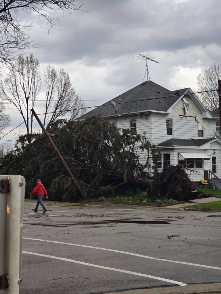 tornado usa illinois lena