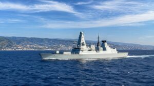 HMS Dauntless stretto di messina (1)