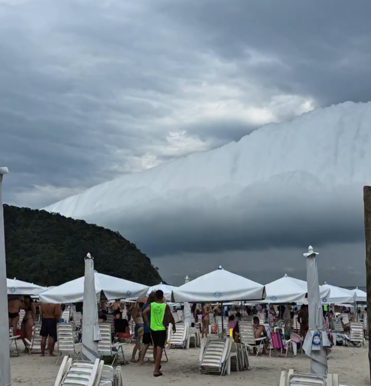 Maltempo Brasile nube arcus