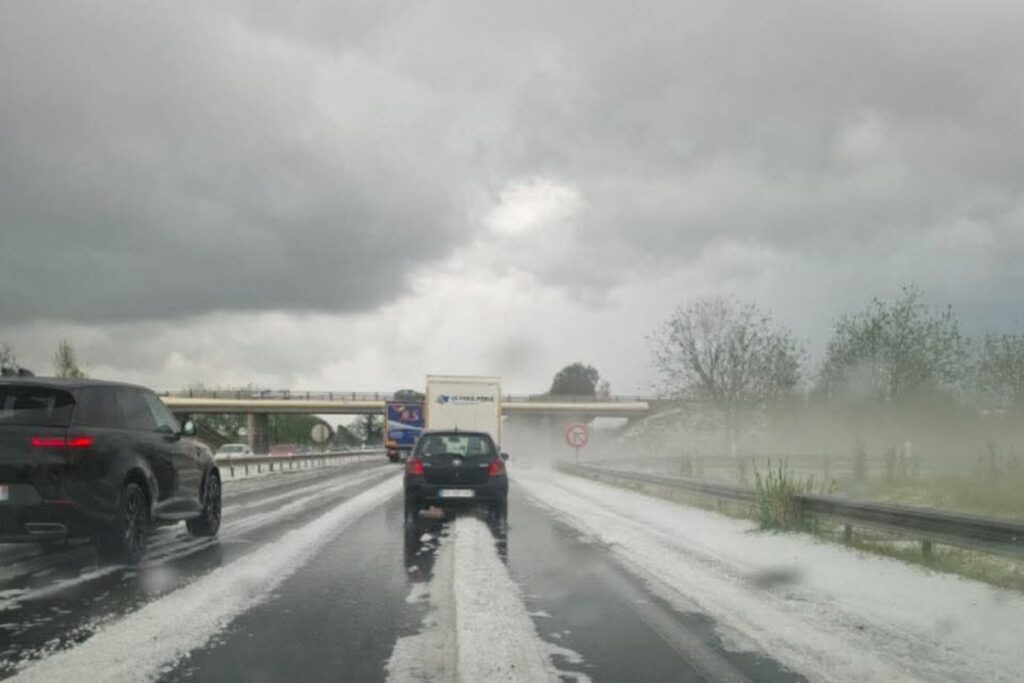 Maltempo Francia grandine 14 maggio