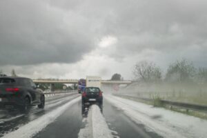 Maltempo Francia grandine 14 maggio