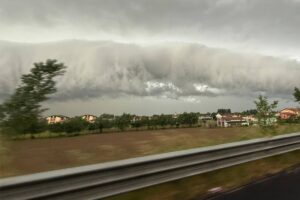 Maltempo Padova shelf cloud