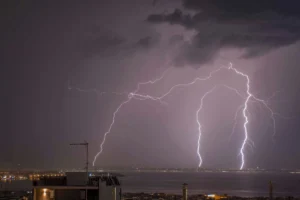 Tempesta fulmini Salonicco