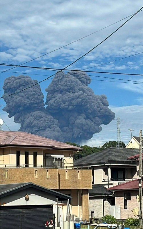 eruzione vulcano Sakurajima giappone