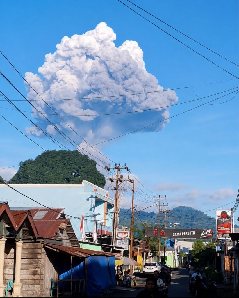 eruzione vulcano dukono