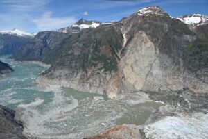 frana tsunami alaska agosto 2025