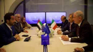 incontro urso ministro emirati arabi