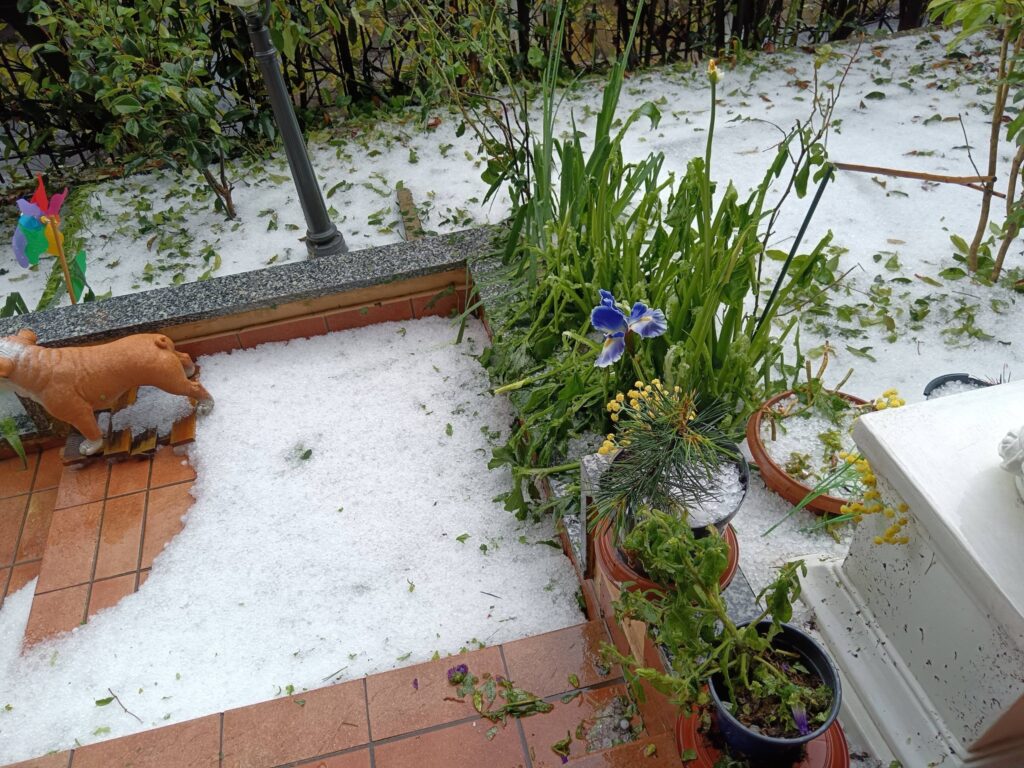 maltempo grandine Cermenate lombardia