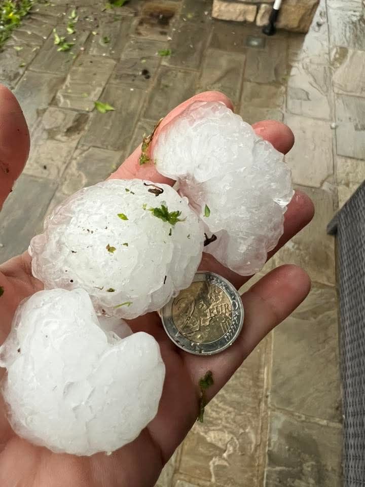 maltempo grandine erbusco lombardia