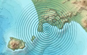 terremoto oggi caampi flegrei scuole chiuse