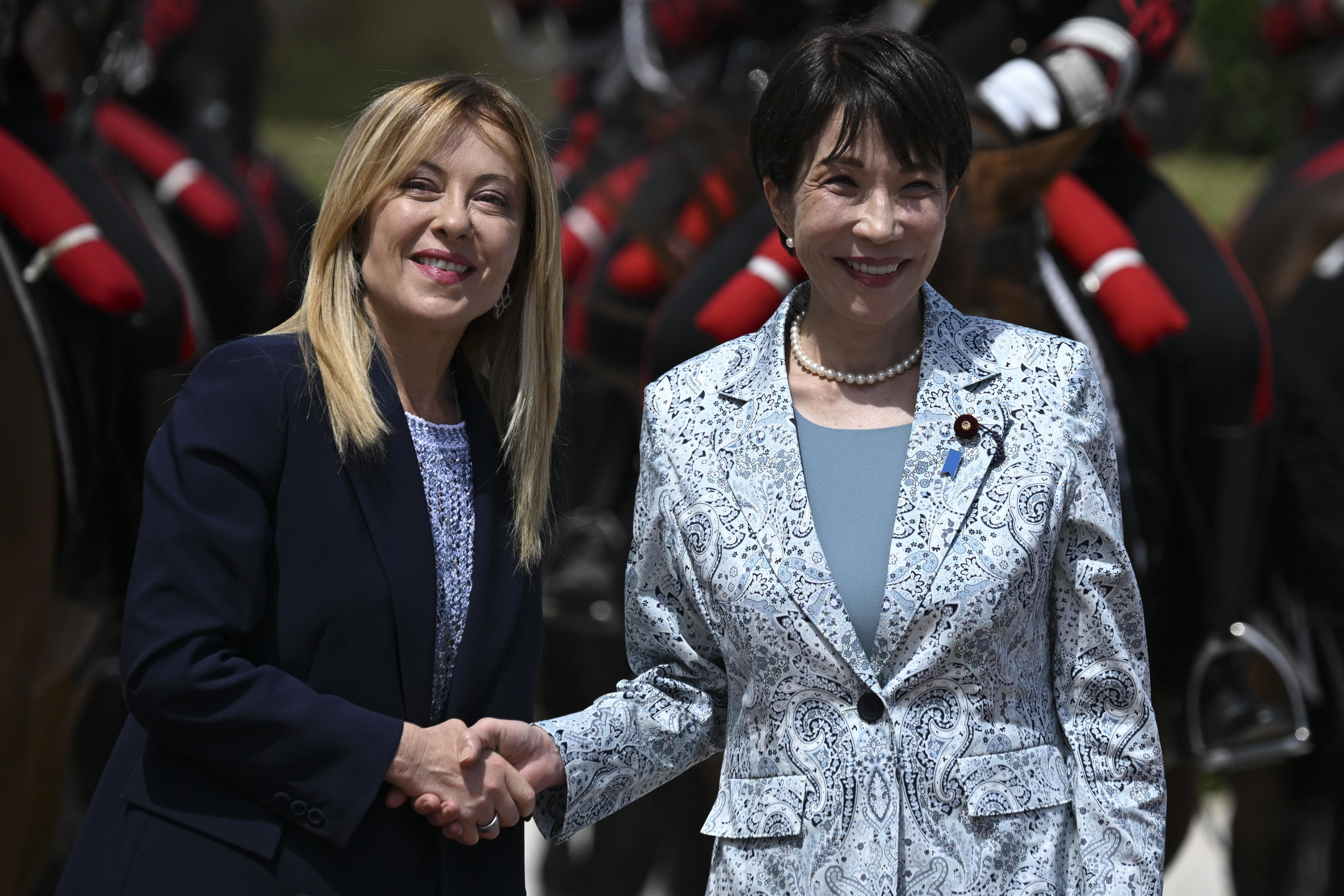 Meloni accoglie la premier giapponese Takaichi a Villa Pamphilj