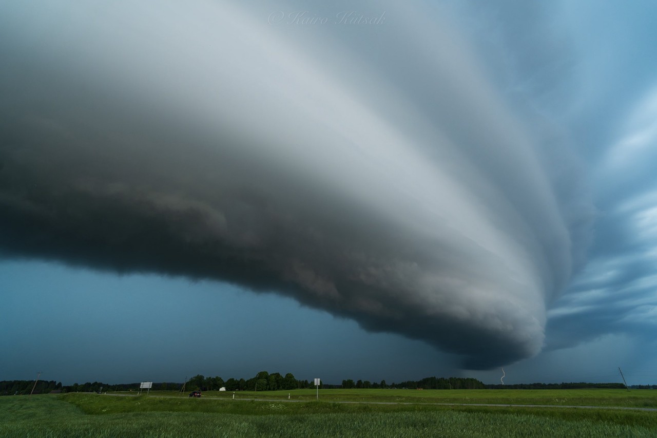 Maltempo Baltico shelf cloud Estonia
