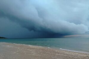 Shelf cloud Romania 7 giugno