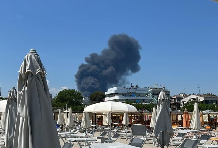 colonna fumo nero riccione