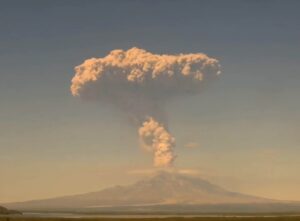 eruzione vulcano Shiveluch