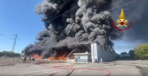 incendio pisa