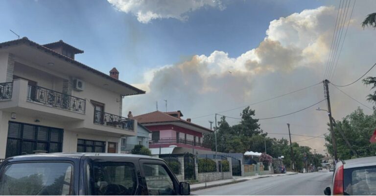 incendio salonicco grecia