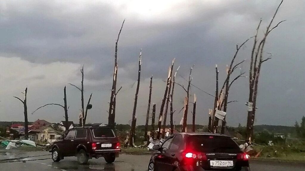 maltempo tornado russia