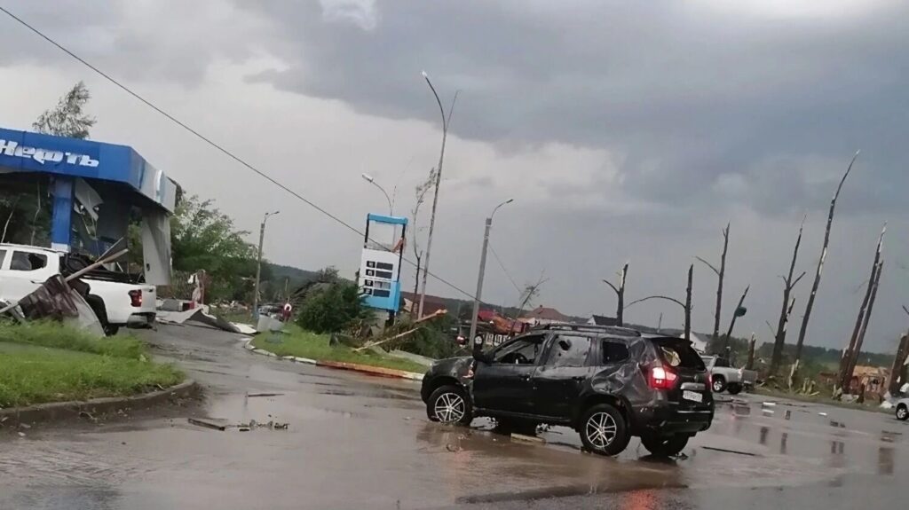 maltempo tornado russia