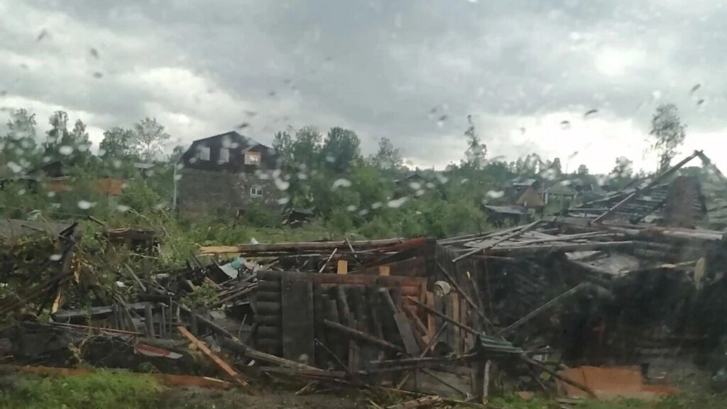 maltempo tornado russia