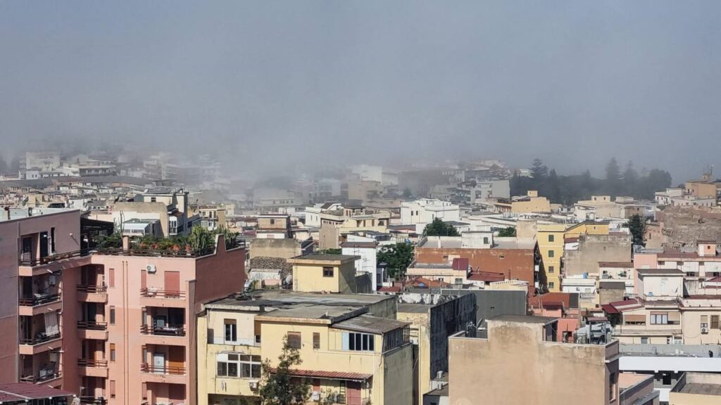 nebbia inghiotte reggio calabria 5 giugno 2026